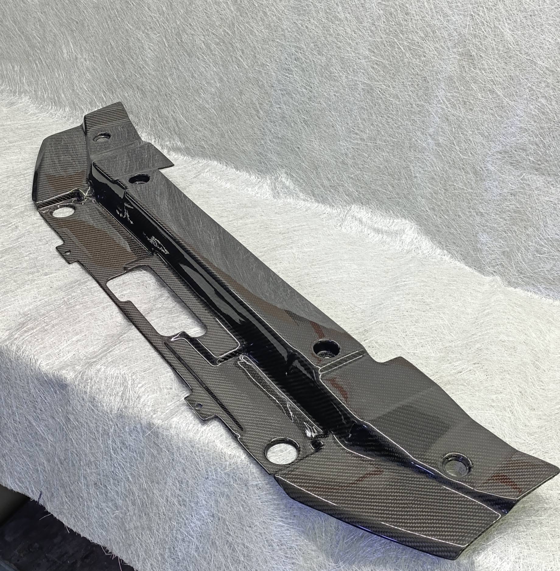 99-04 FORD MUSTANG CARBON FIBER RADIATOR COVER